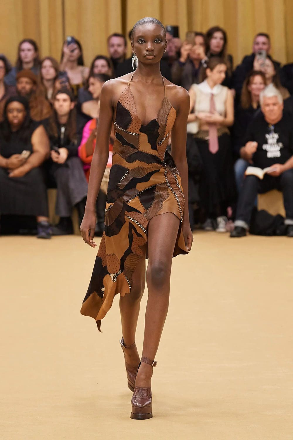 Roberto Cavalli Outono Inverno 2023 2024 Milão Runway Revista 1
