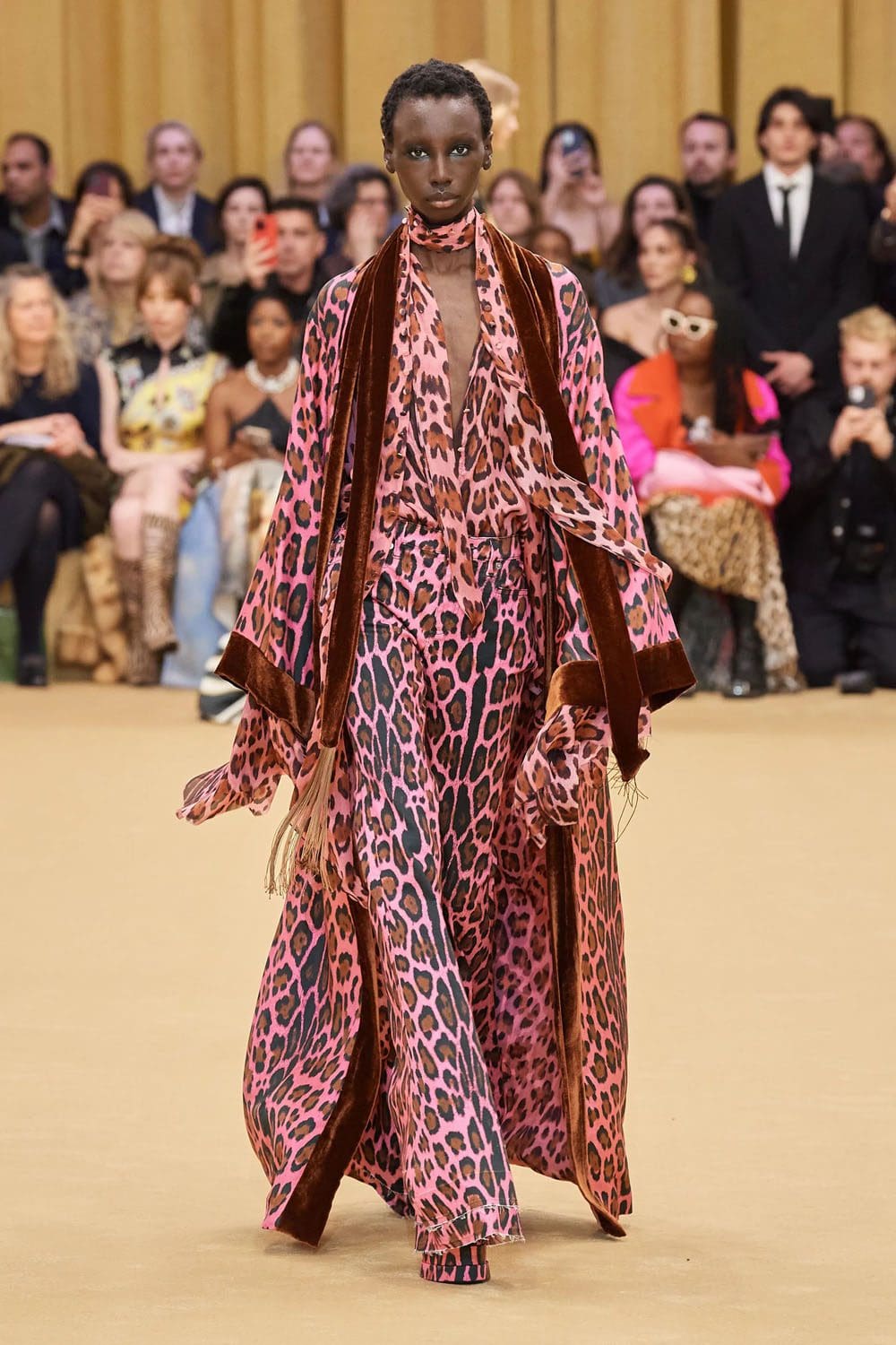 Roberto Cavalli Outono Inverno 2023 2024 Milão Runway Revista 13