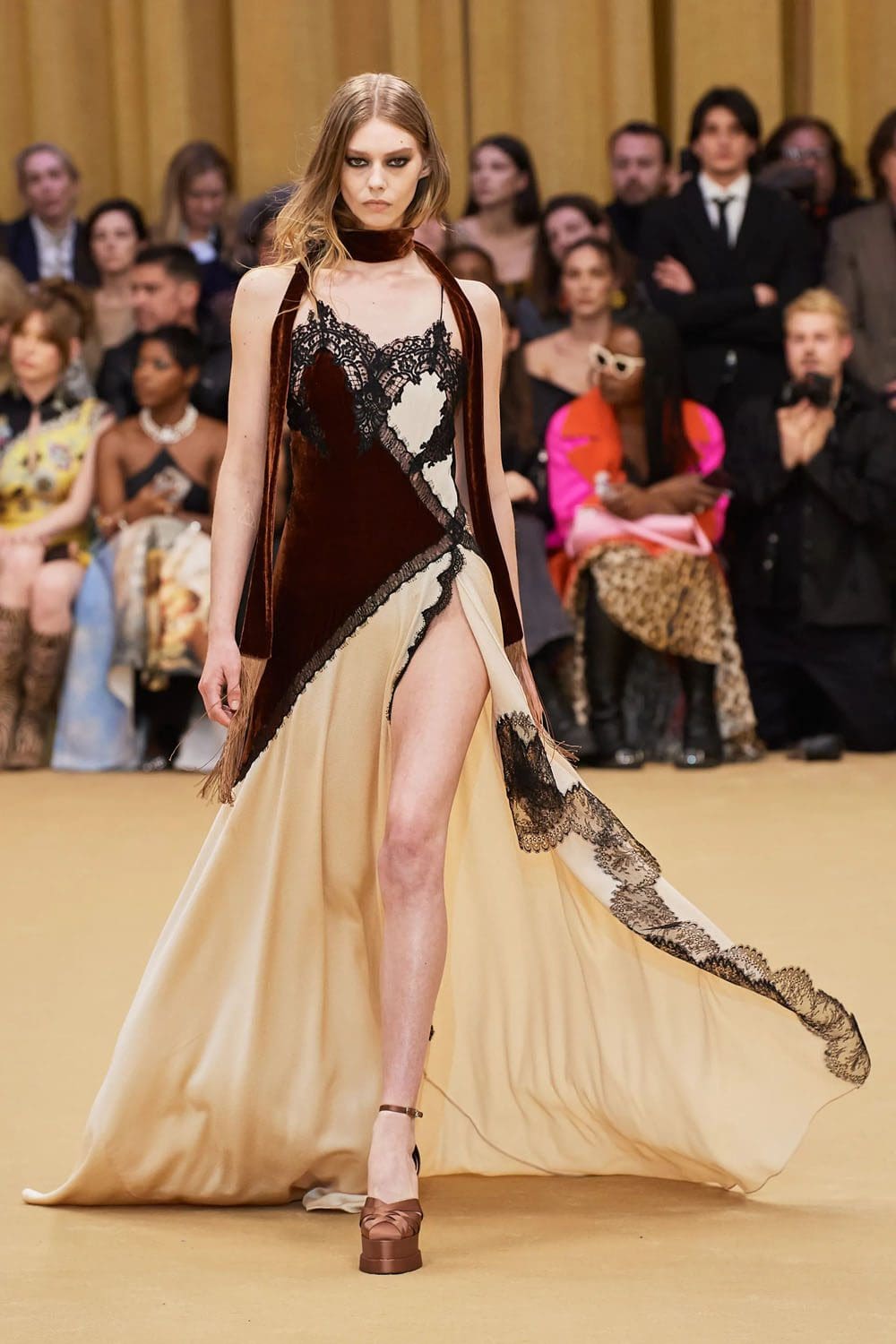 Roberto Cavalli Outono Inverno 2023 2024 Milão Runway Revista 31