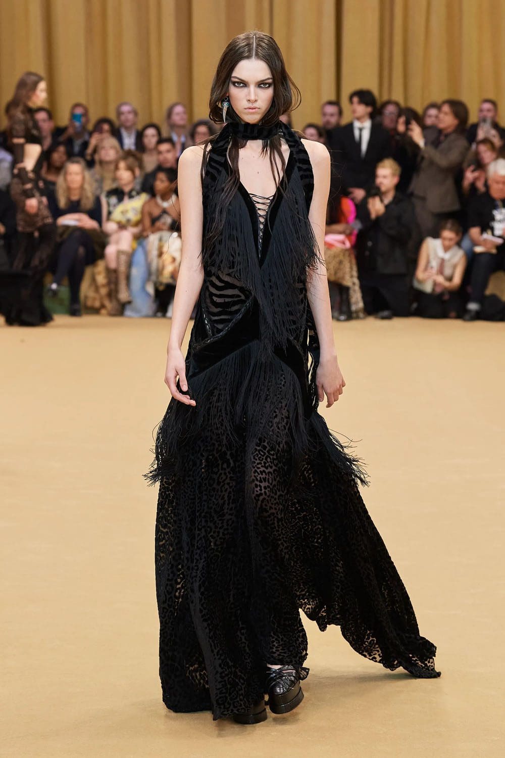 Roberto Cavalli Outono Inverno 2023 2024 Milão Runway Revista 38