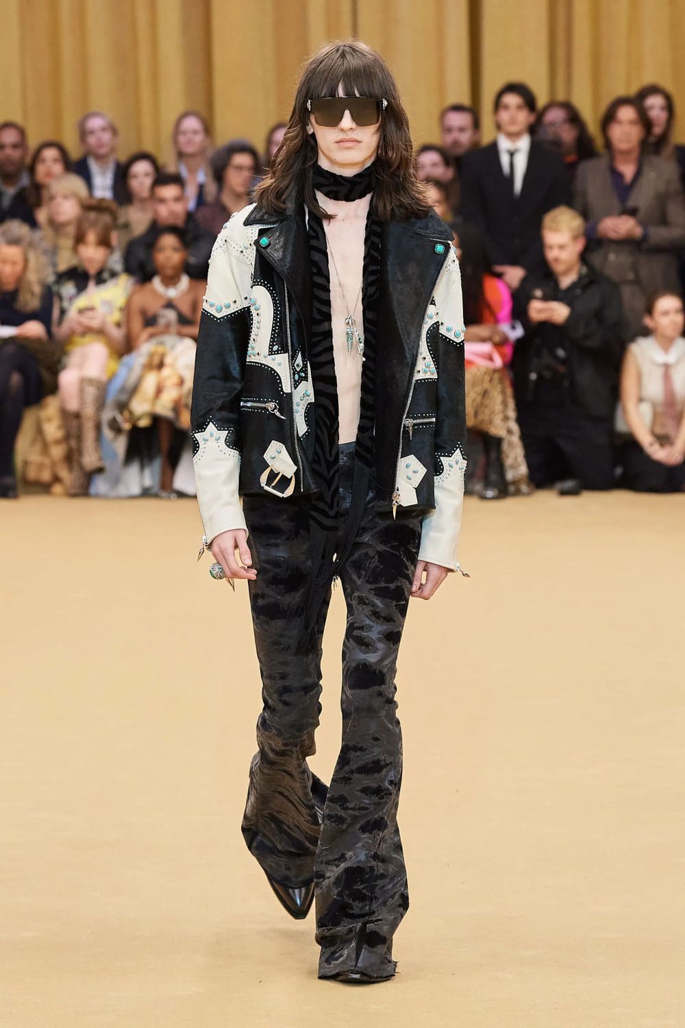 Roberto Cavalli Outono Inverno 2023 2024 Milão Runway Revista 48