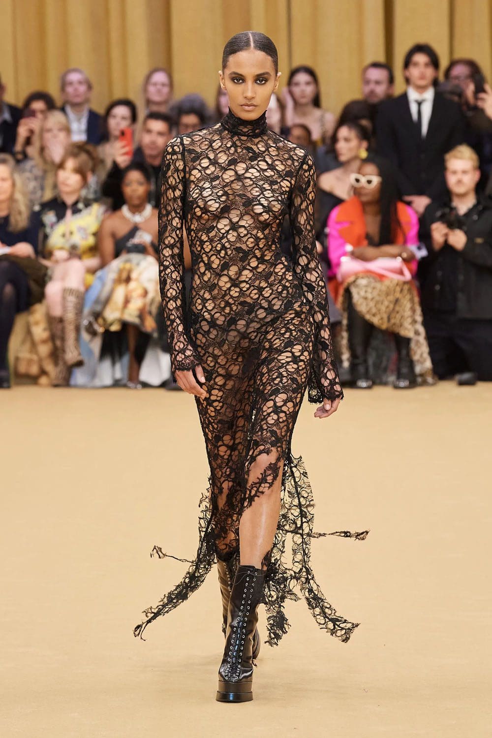 Roberto Cavalli Outono Inverno 2023 2024 Milão Runway Revista 51