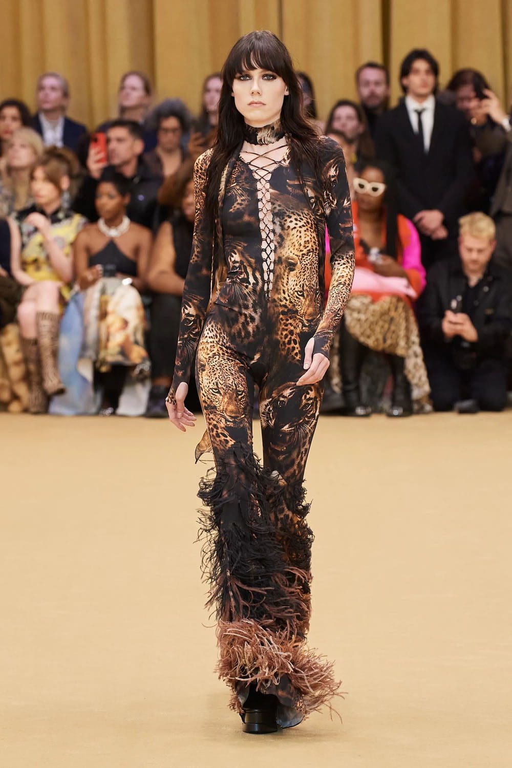 Roberto Cavalli Outono Inverno 2023 2024 Milão Runway Revista 6