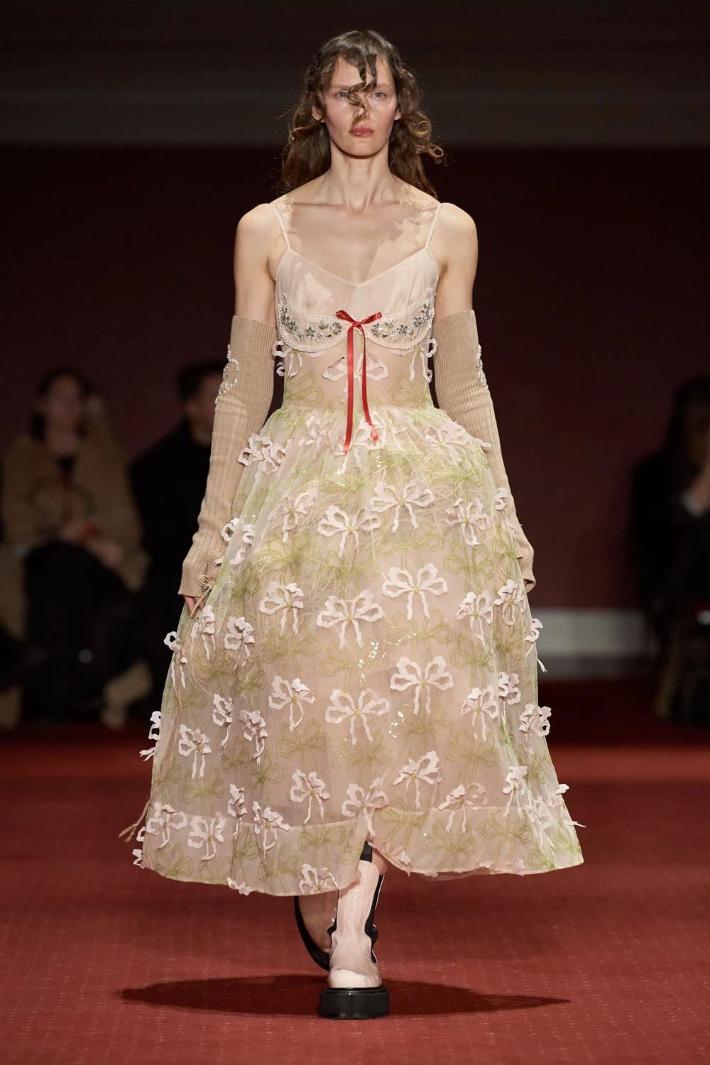Simone Rocha Fall Winter 2023 2024 Лондон Runway Журнал 31