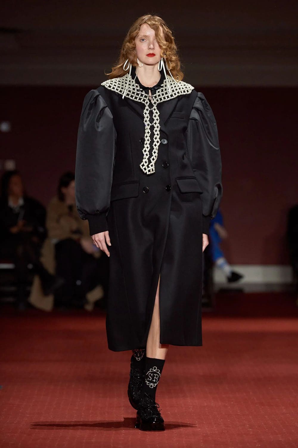Simone Rocha Fall Winter 2023 2024 Лондон Runway Журнал 36