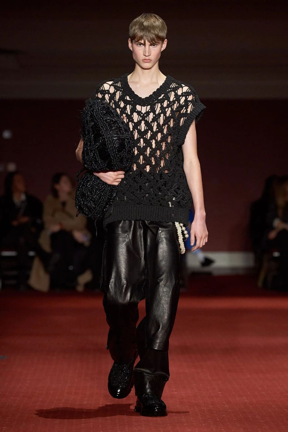 Simone Rocha Fall Winter 2023 2024 Лондон Runway Журнал 37