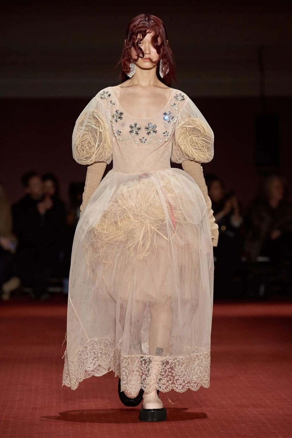 Simone Rocha Fall Winter 2023 2024 Лондон Runway Журнал 49