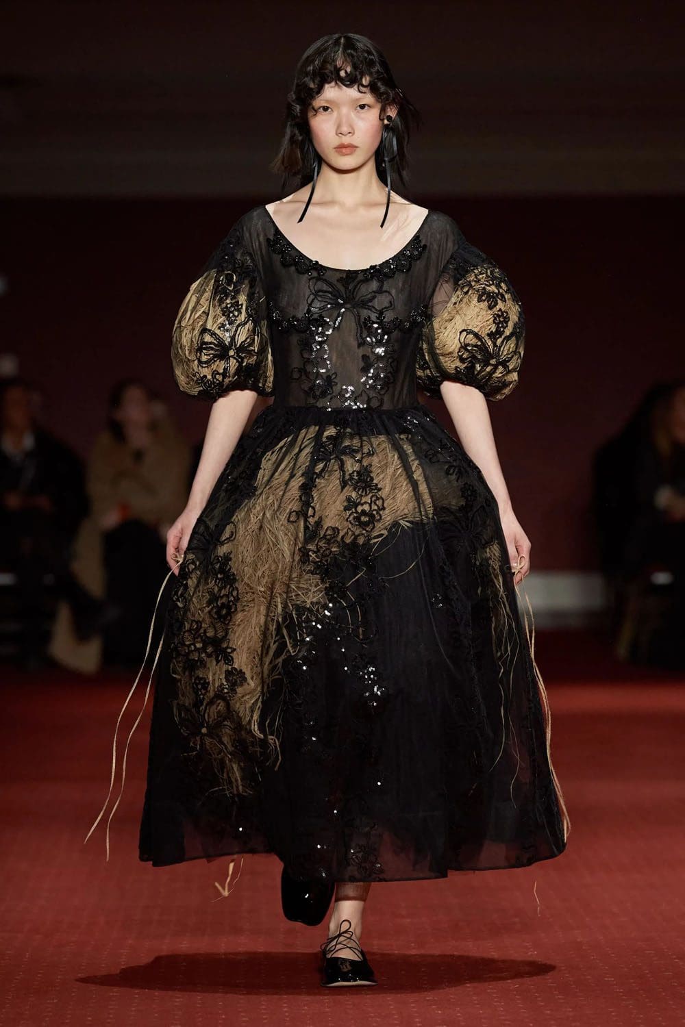 Simone Rocha Fall Winter 2023 2024 Лондон Runway Журнал 53