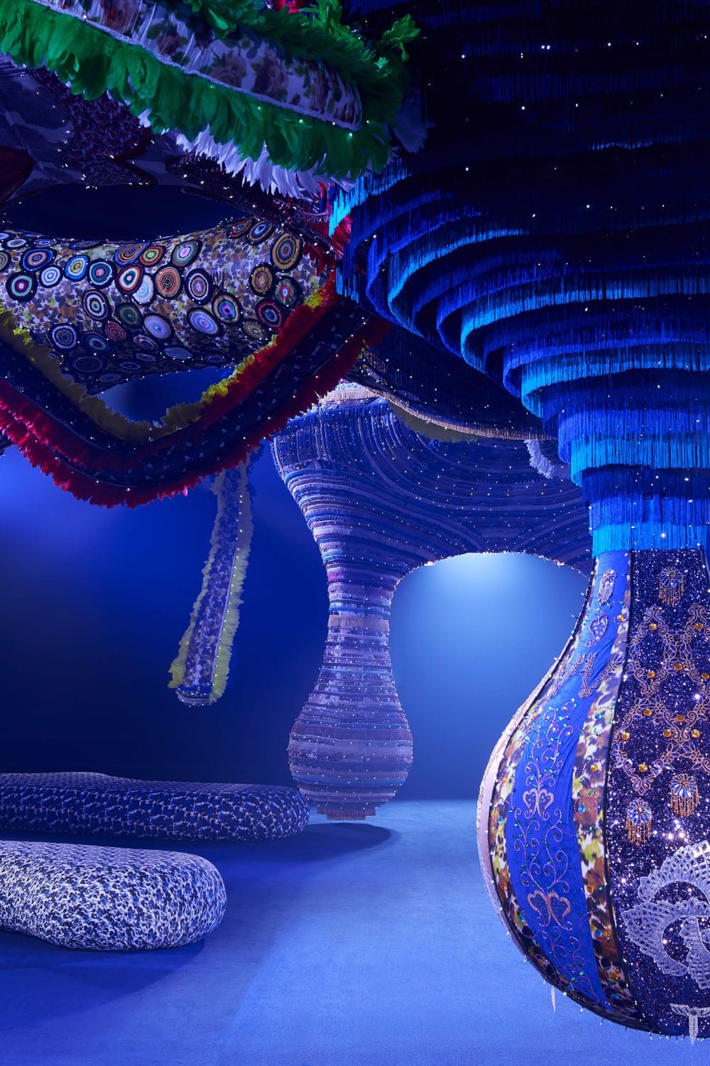 Joana Vasconcelos 为 Dior 2023 2024 秋冬系列设计的 VALKYRIE MISS DIOR Runway 10杂志
