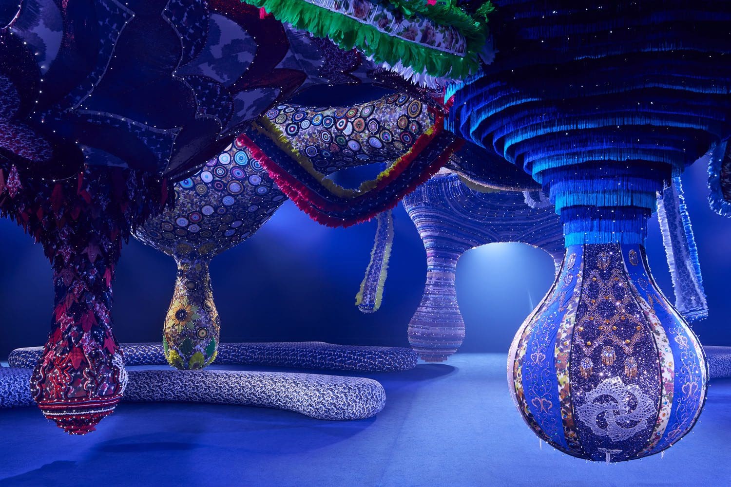 Joana Vasconcelos 为 Dior 2023 2024 秋冬系列设计的 VALKYRIE MISS DIOR Runway 11杂志