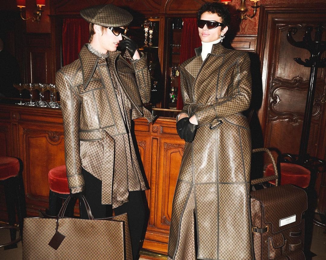 2 Balmain Army Gang Fall 2023 Menswear por Olivier Rousteing Runway revista