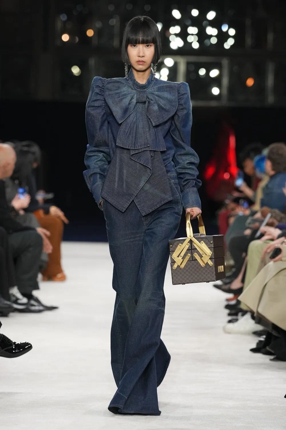 Balmain 秋冬 2023 2024 巴黎 Runway 23杂志