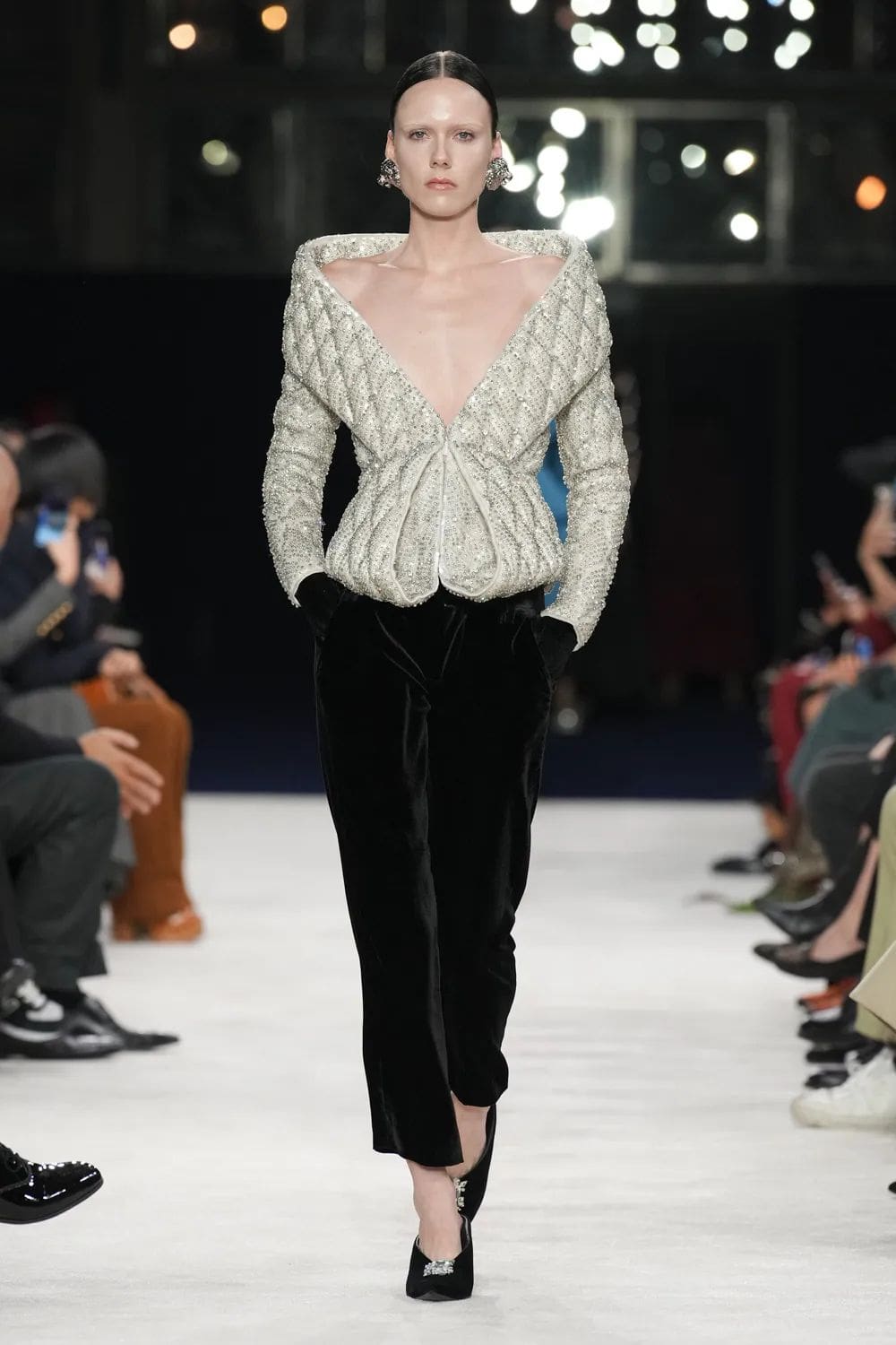 Balmain 秋冬 2023 2024 巴黎 Runway 36杂志