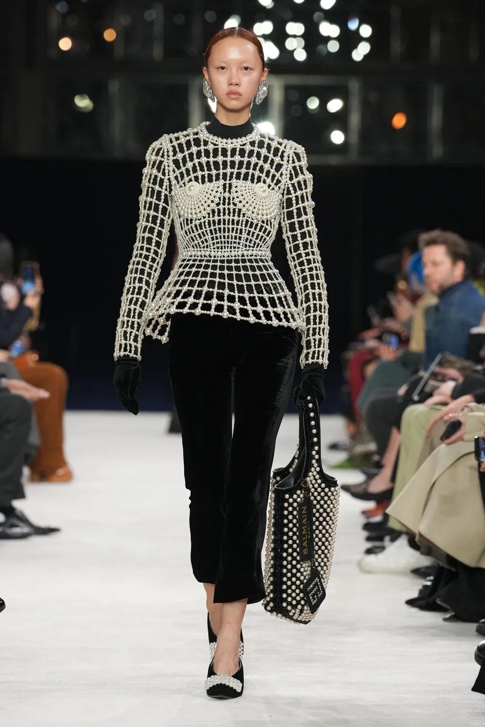 Balmain 秋冬 2023 2024 巴黎 Runway 43杂志