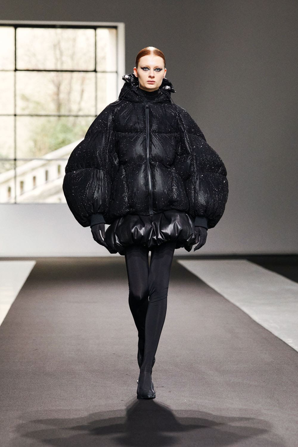 Chenpeng Automne Hiver 2023 2024 Paris Runway Magazine 14