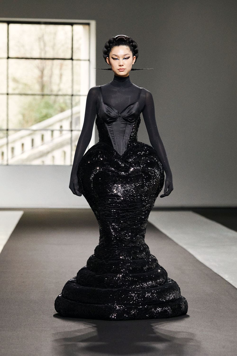 Chenpeng Automne Hiver 2023 2024 Paris Runway Magazine 2