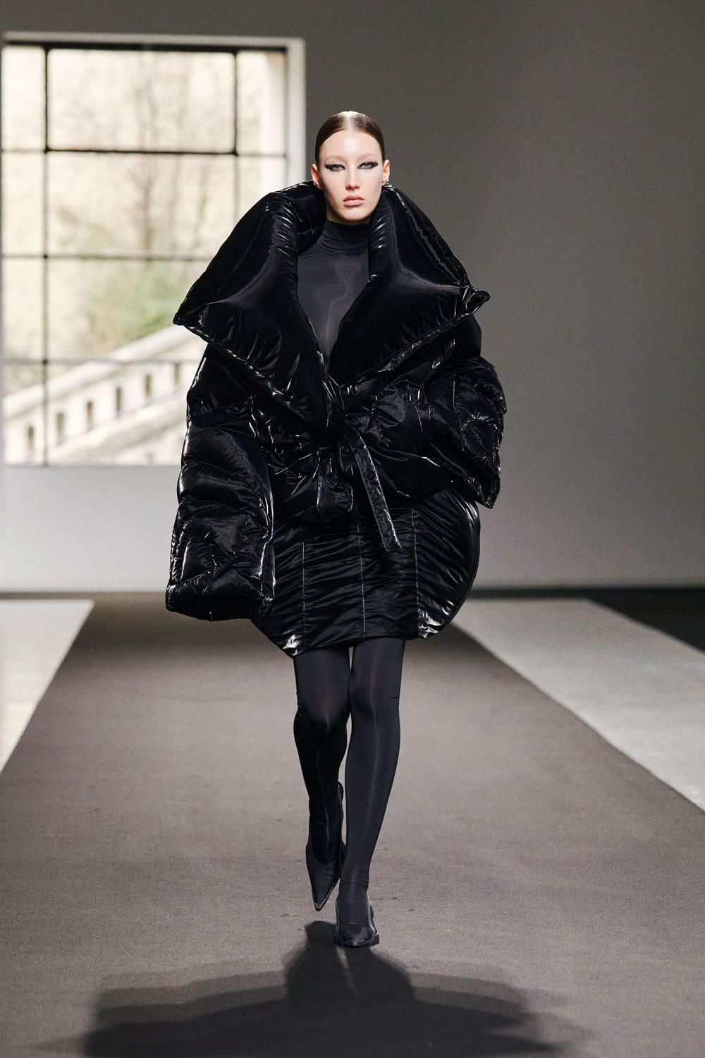 Chenpeng Automne Hiver 2023 2024 Paris Runway Magazine 21