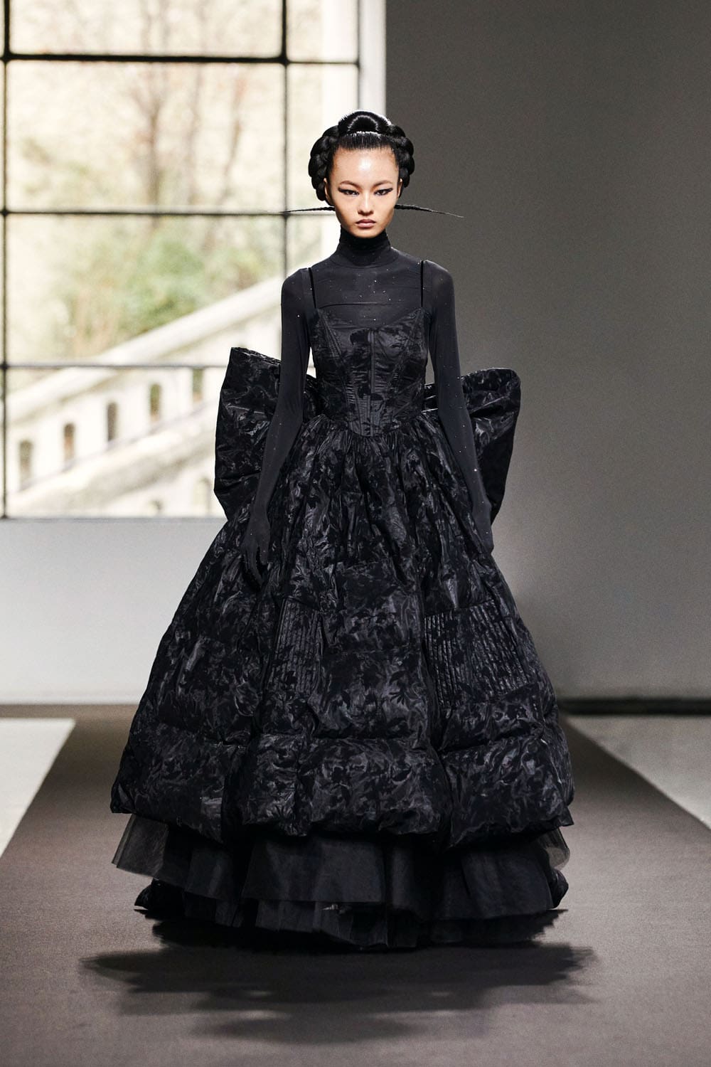 Chenpeng Automne Hiver 2023 2024 Paris Runway Magazine 22
