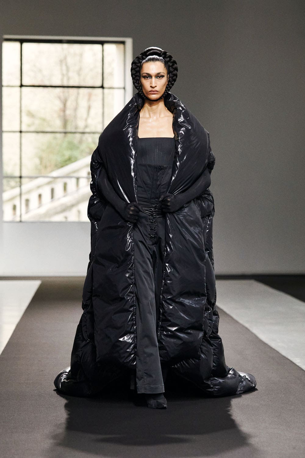 Chenpeng Automne Hiver 2023 2024 Paris Runway Magazine 4