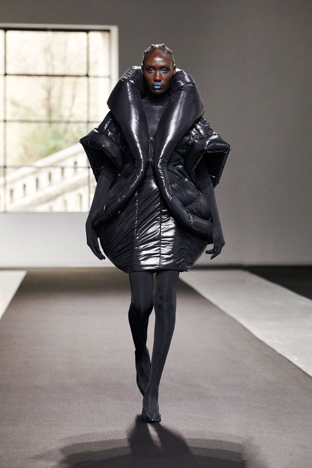 Chenpeng Automne Hiver 2023 2024 Paris Runway Magazine 6