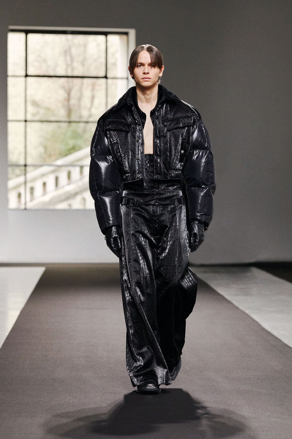 Chenpeng Automne Hiver 2023 2024 Paris Runway Magazine 7