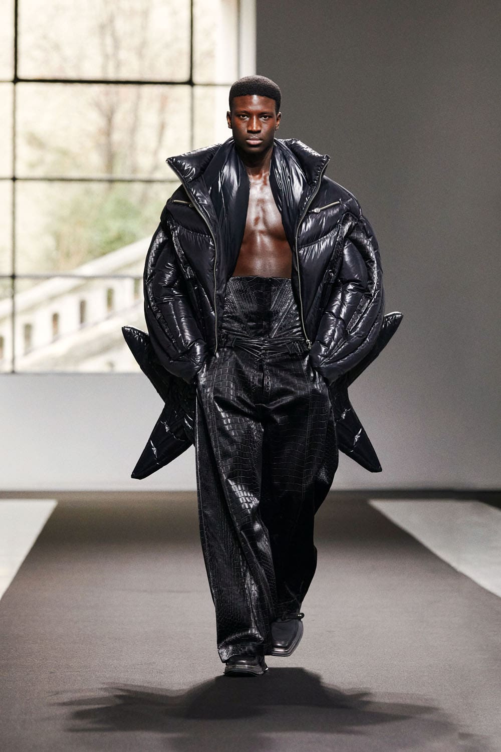 Chenpeng Automne Hiver 2023 2024 Paris Runway Magazine 8