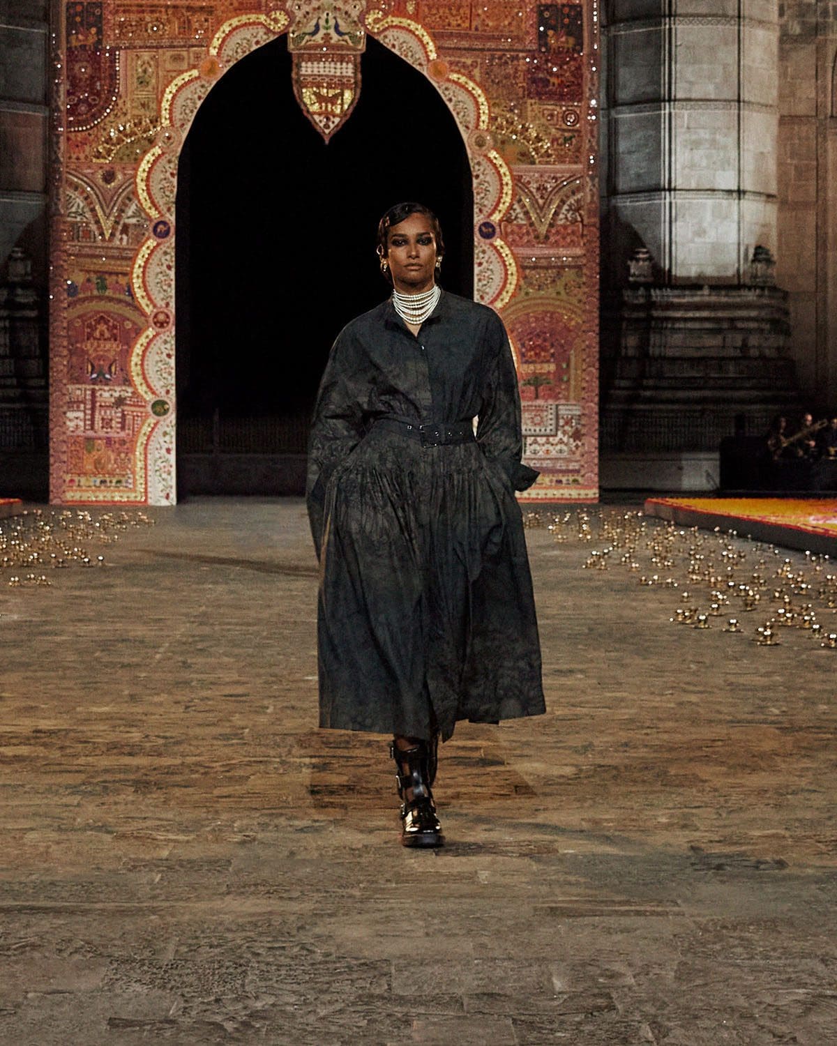 Dior Autunno 2023 Mumbai India Runway 28 Magazine