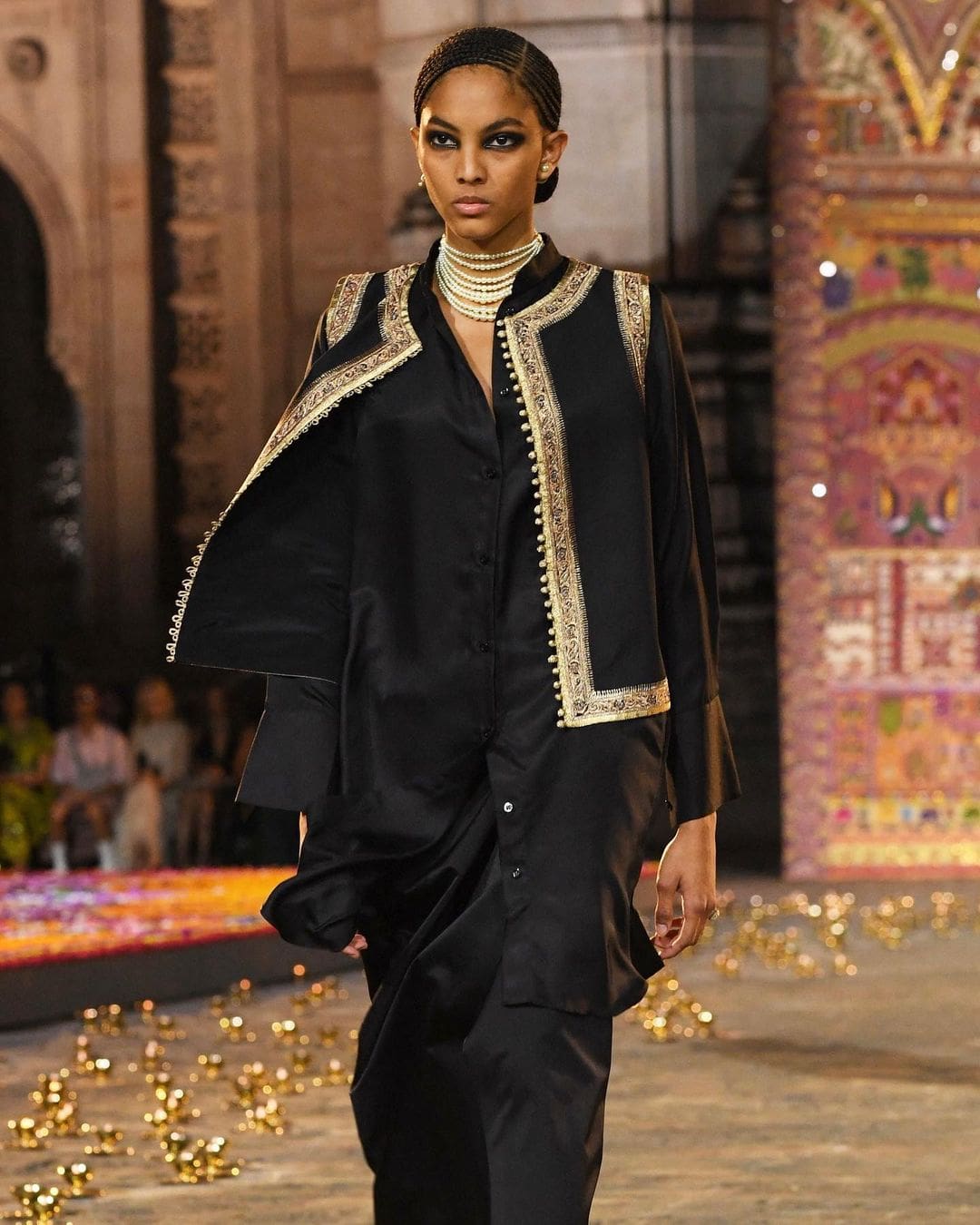 Dior Fall 2023 Mumbai India, primo sguardo Runway 12 Magazine