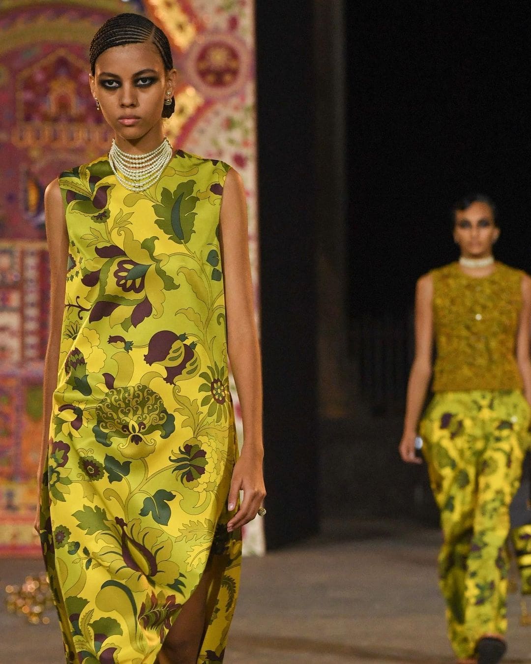 Dior Fall 2023 Mumbai India, primo sguardo Runway 16 Magazine