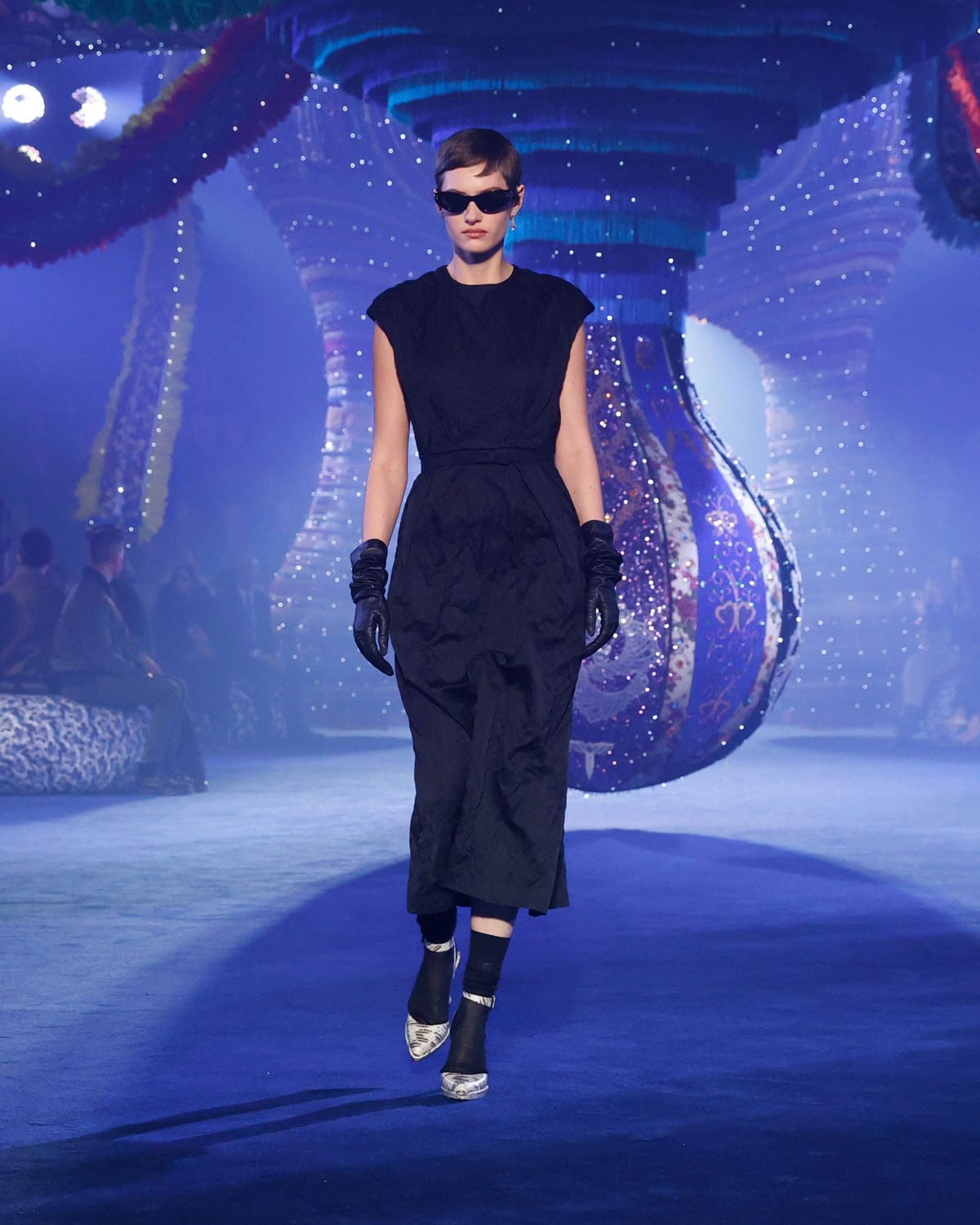 迪奥 2023 秋冬 2024 巴黎 Runway 2杂志
