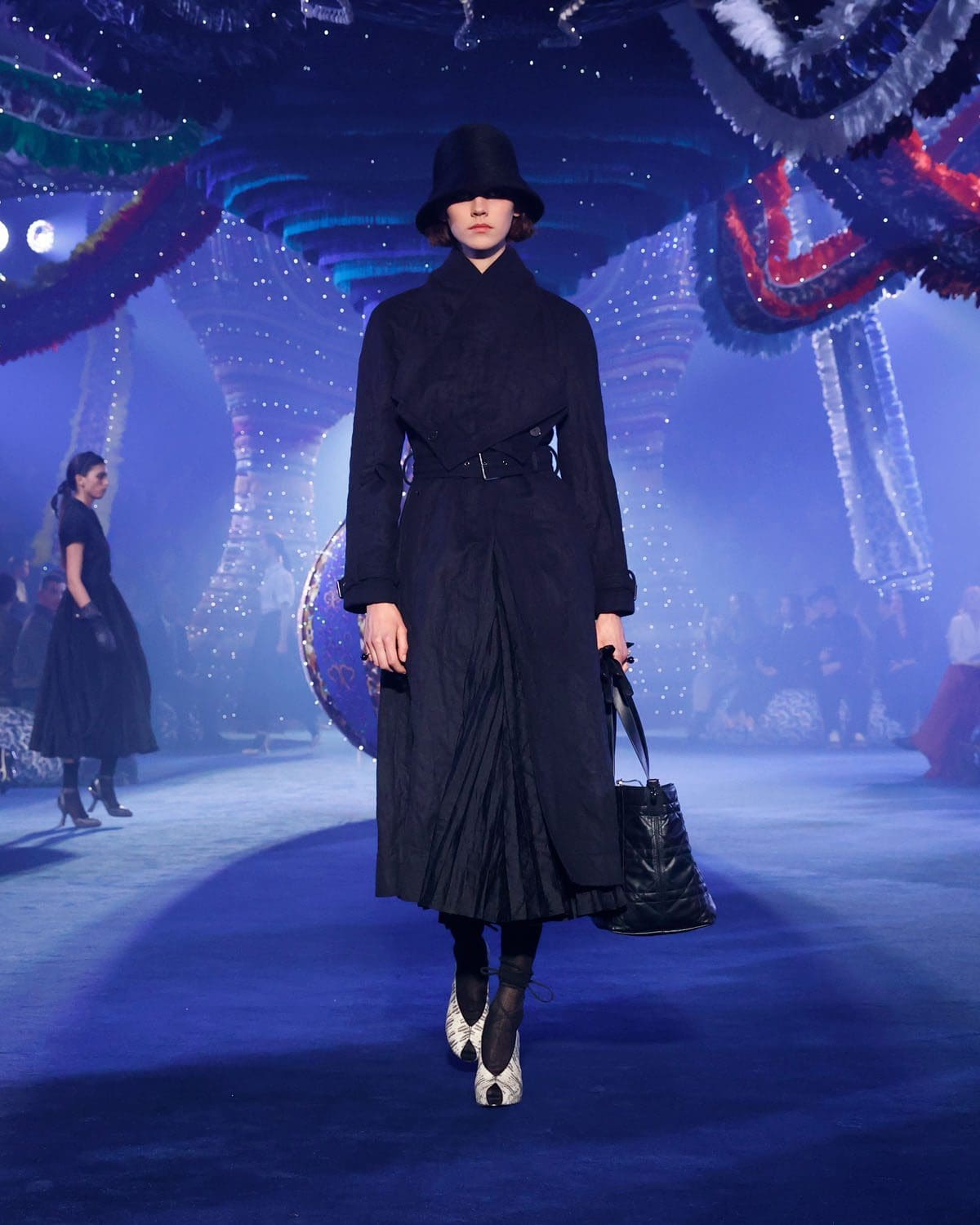 迪奥 2023 秋冬 2024 巴黎 Runway 4杂志
