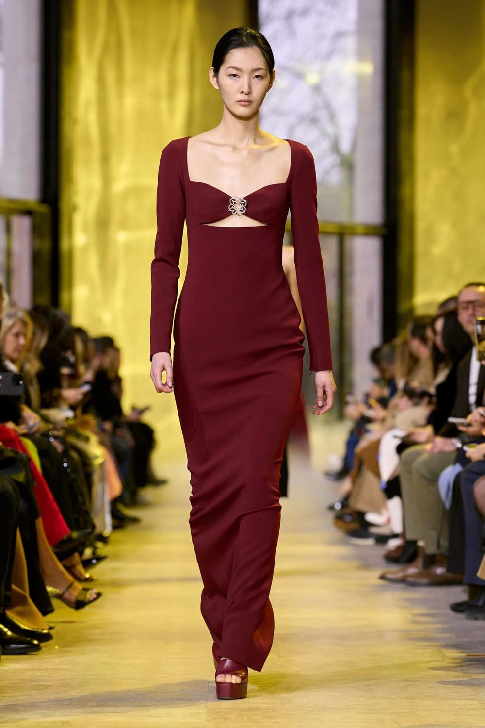 Elie Saab Outono Inverno 2023 2024 Paris Runway Revista 12