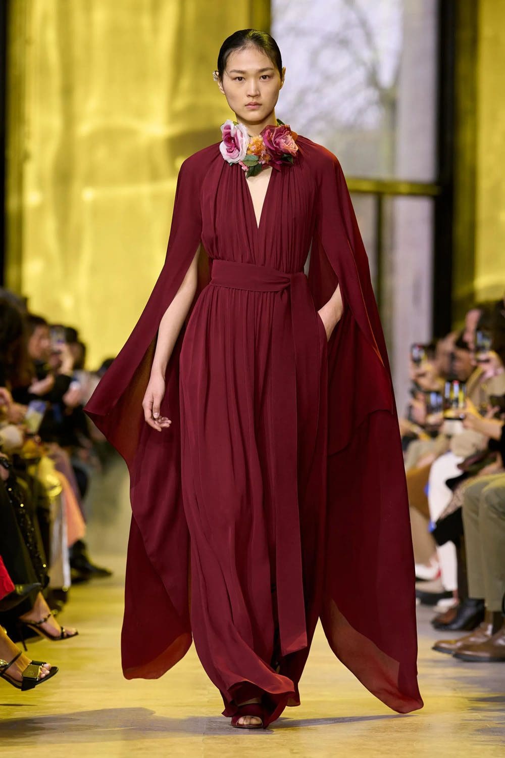 Elie Saab Outono Inverno 2023 2024 Paris Runway Revista 14