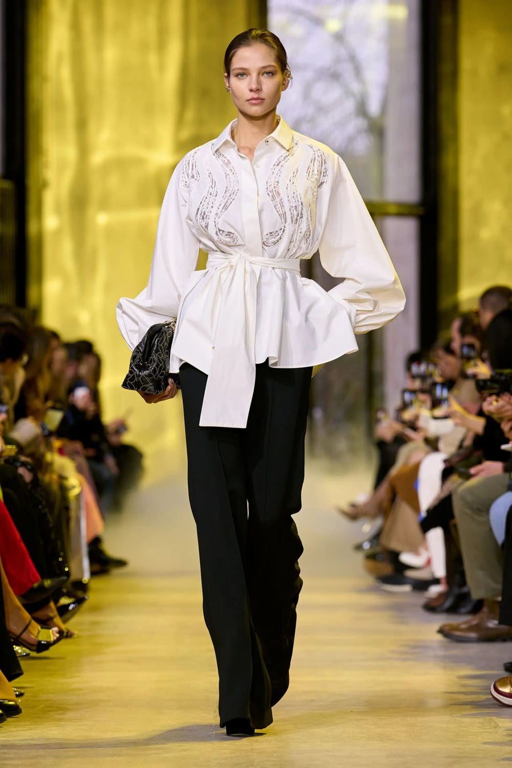 Elie Saab Outono Inverno 2023 2024 Paris Runway Revista 20