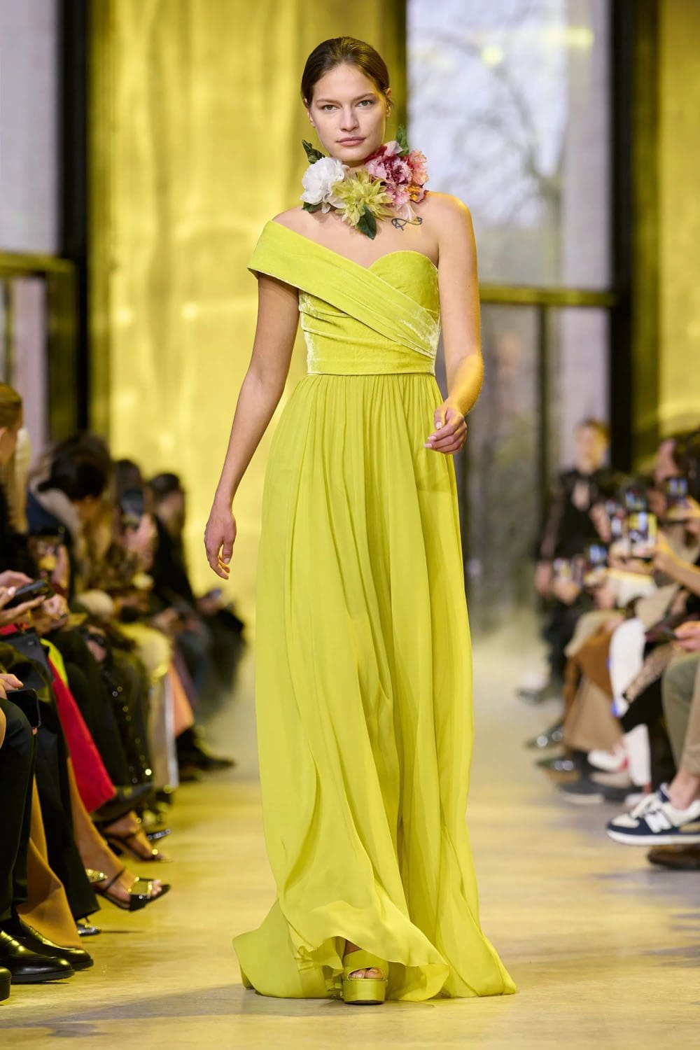 Elie Saab Outono Inverno 2023 2024 Paris Runway Revista 31