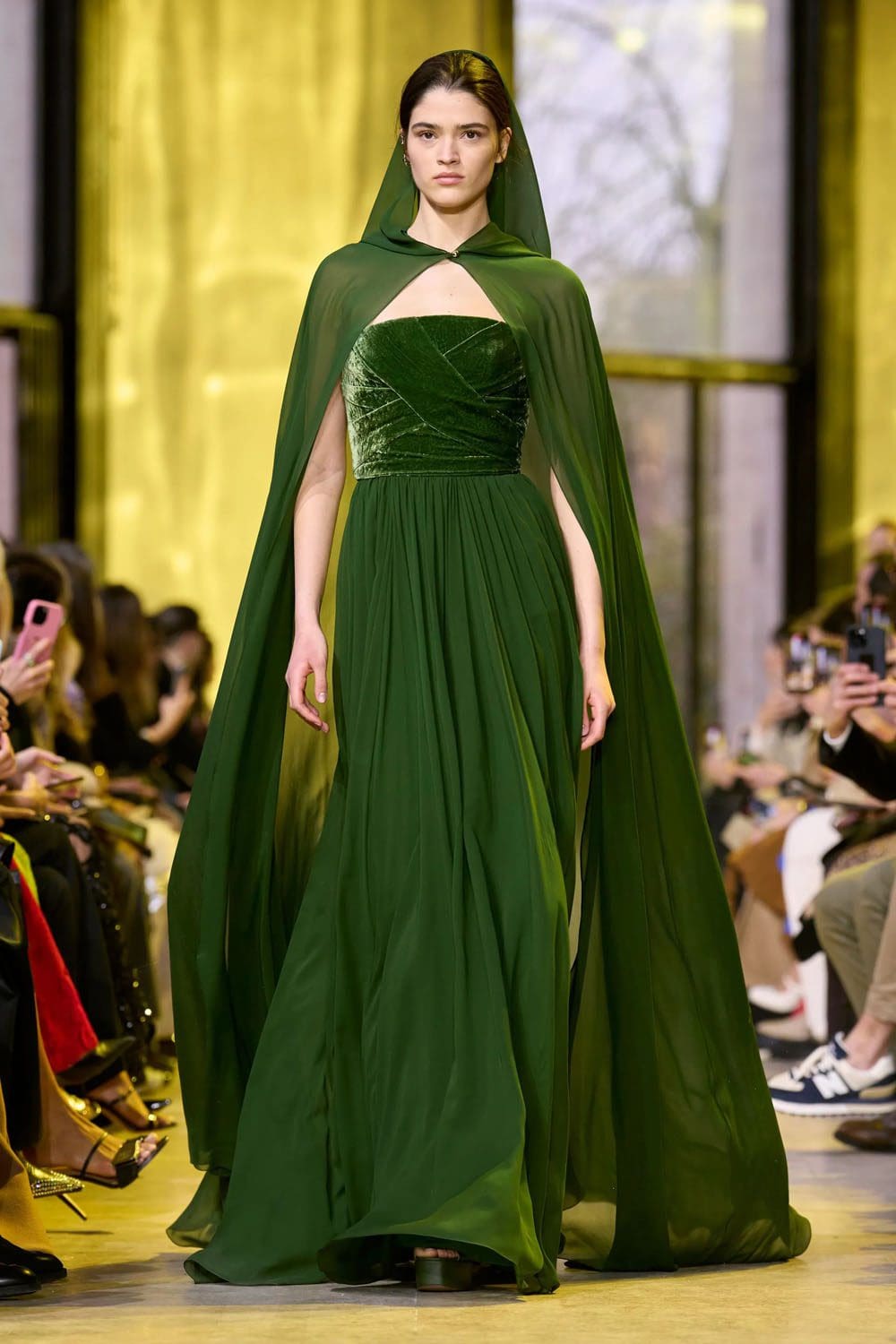 Elie Saab Outono Inverno 2023 2024 Paris Runway Revista 39