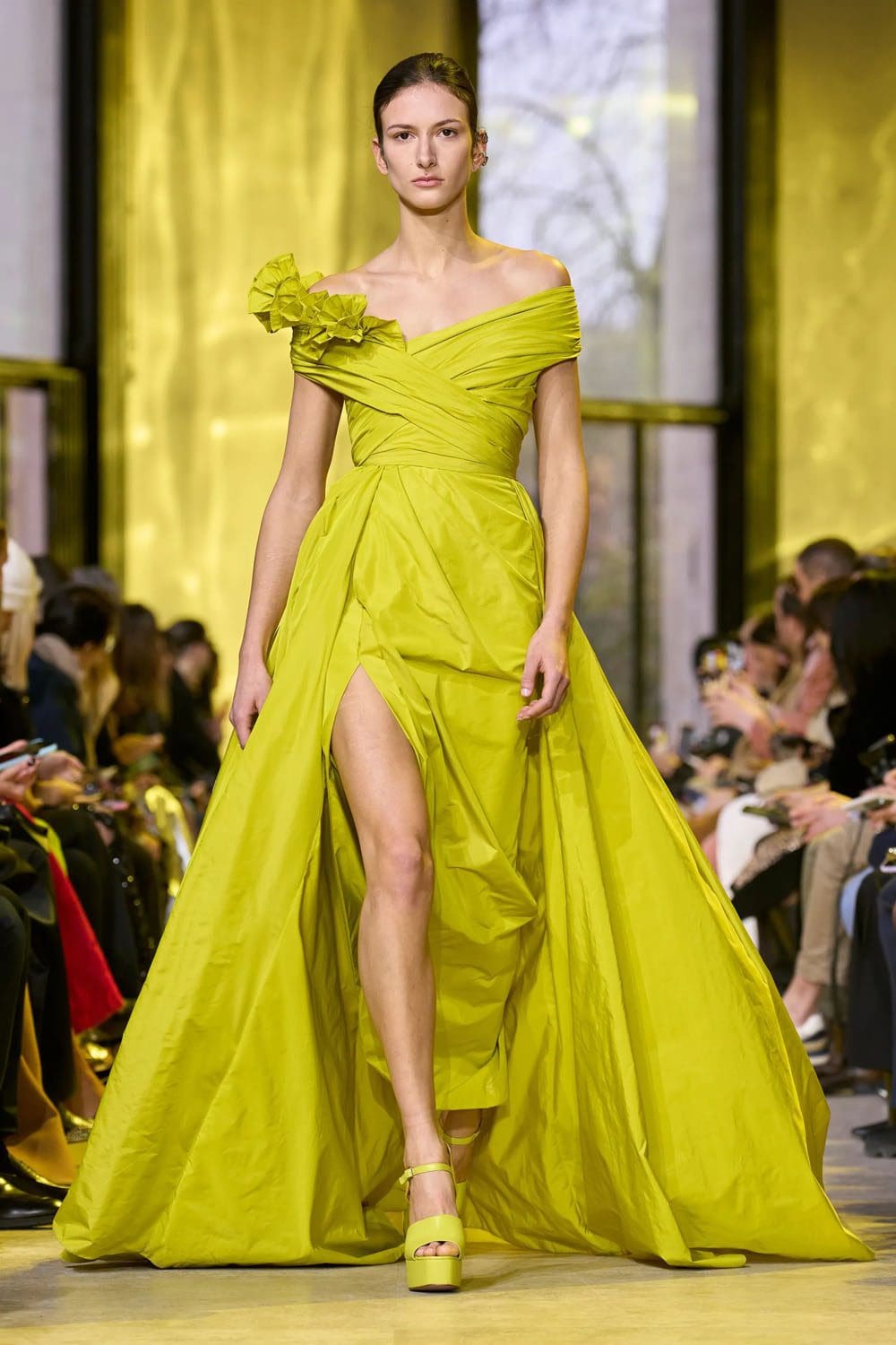 Elie Saab Outono Inverno 2023 2024 Paris Runway Revista 44