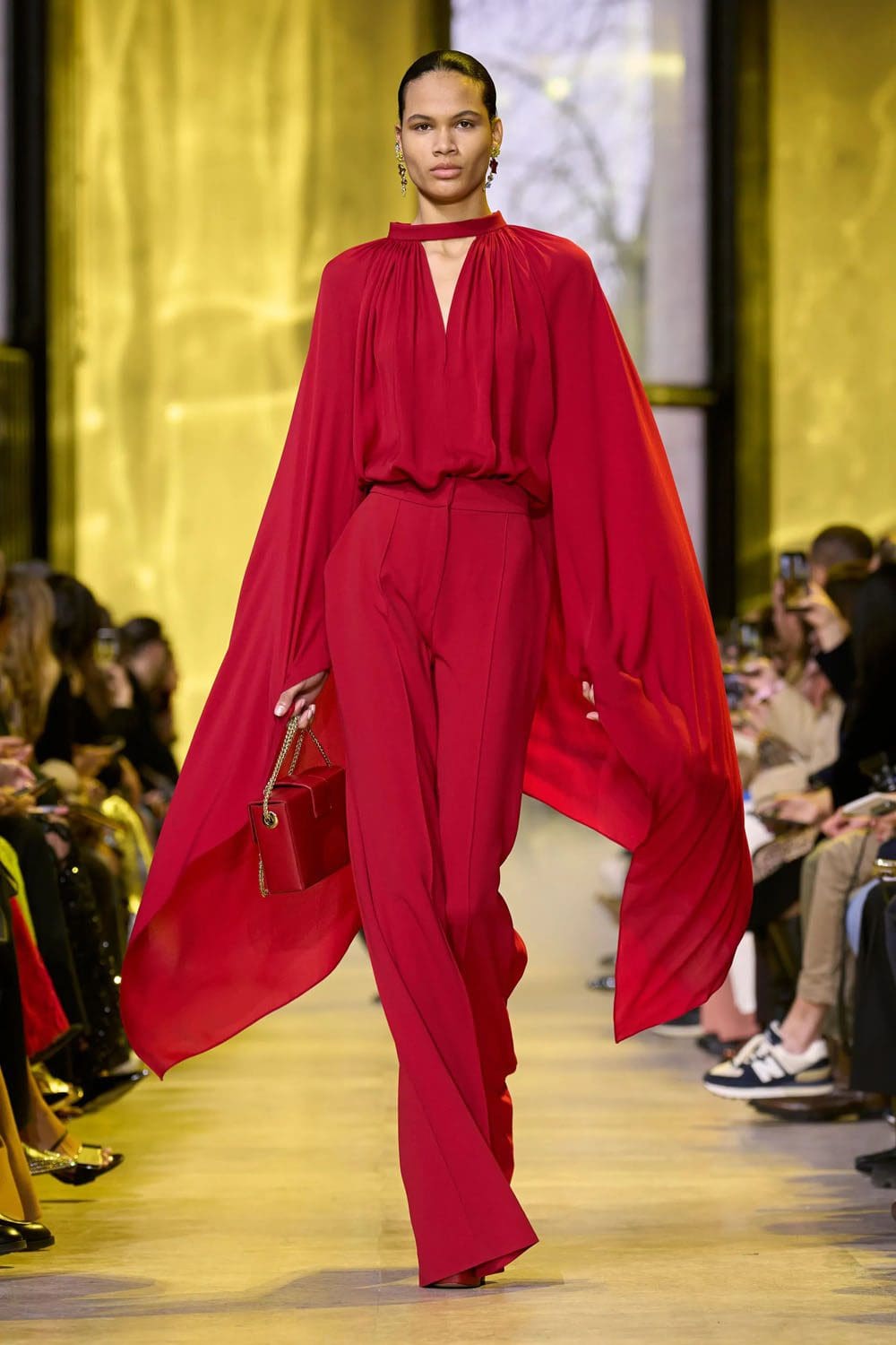 Elie Saab Outono Inverno 2023 2024 Paris Runway Revista 49