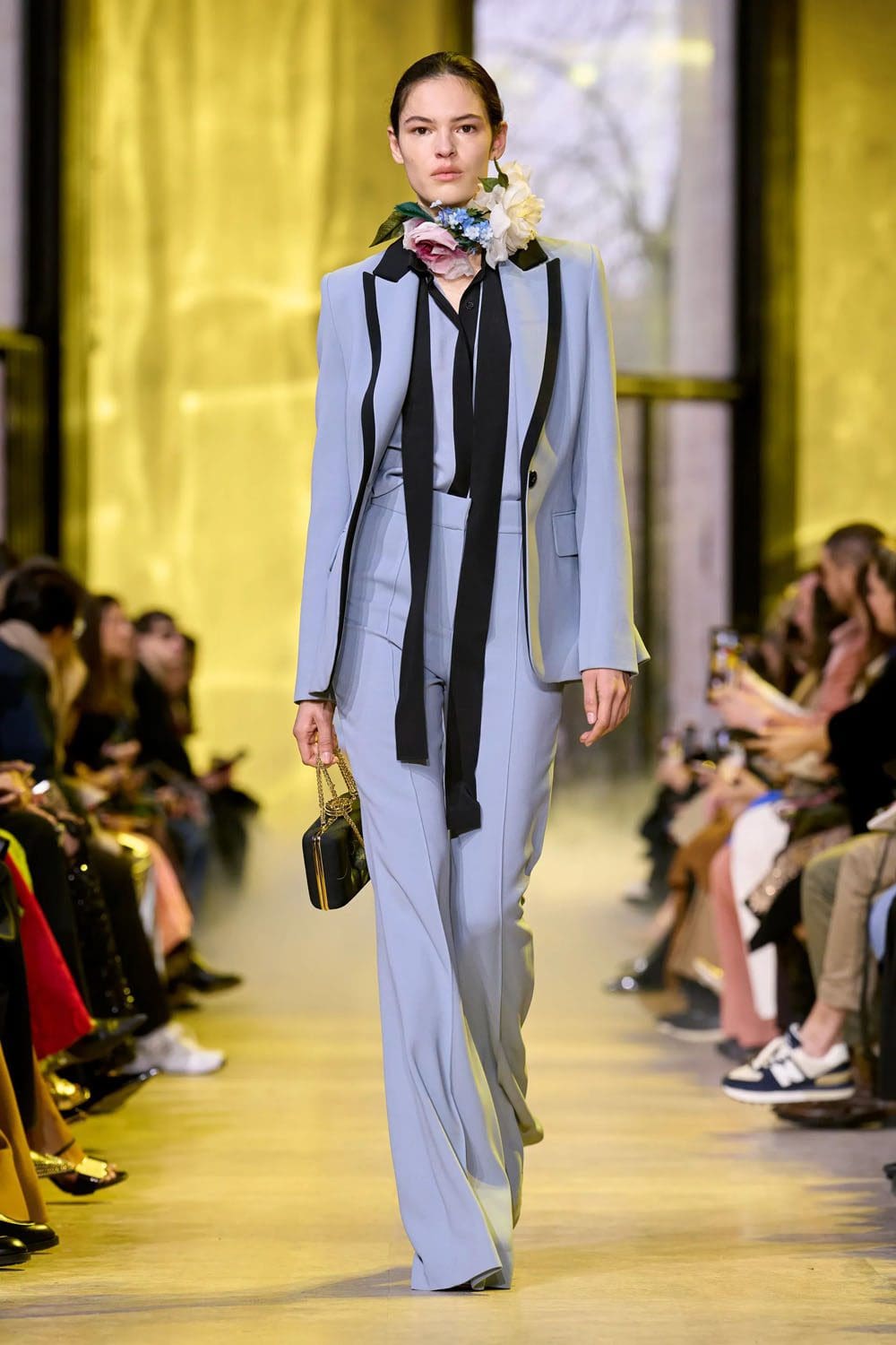 Elie Saab Outono Inverno 2023 2024 Paris Runway Revista 53