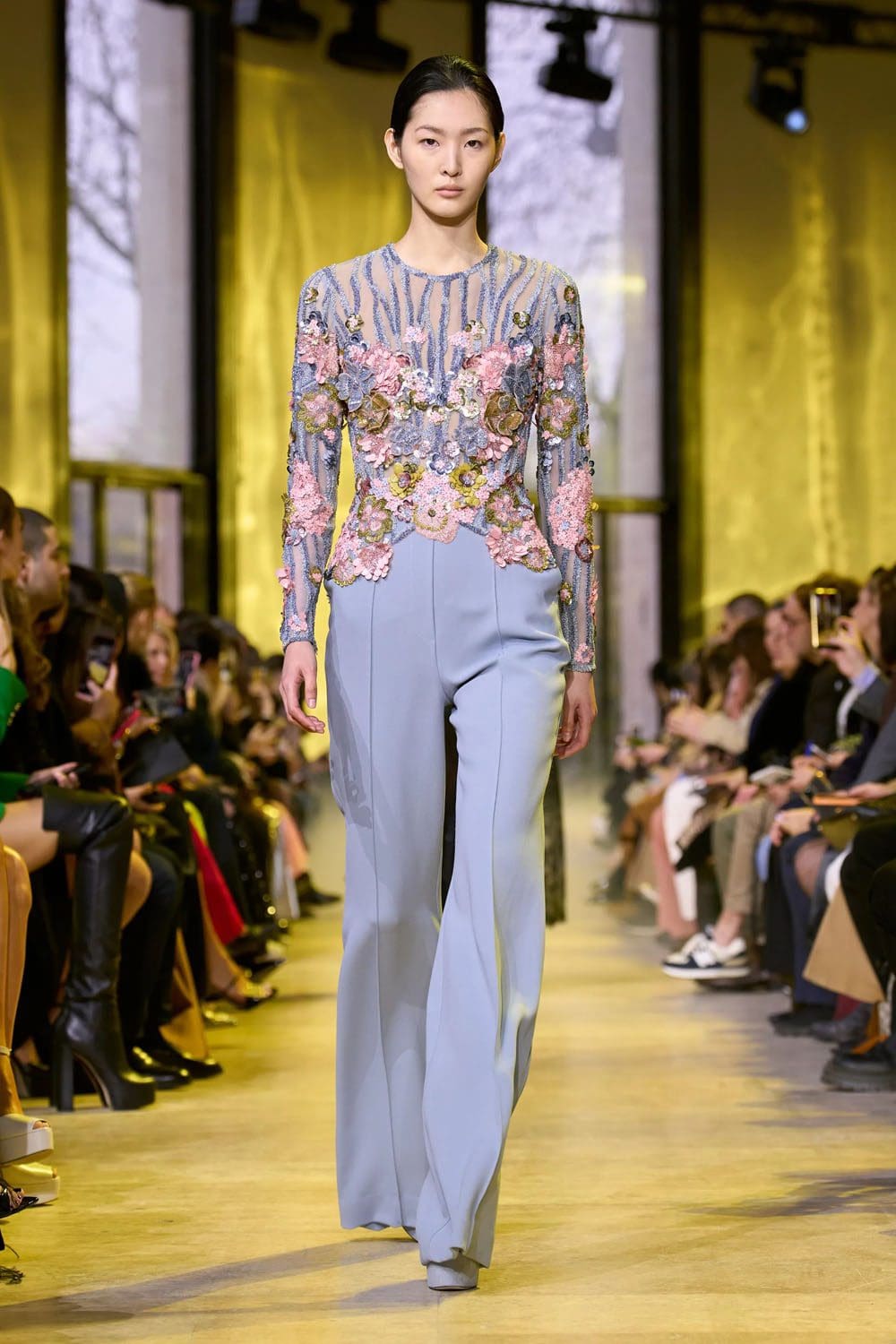 Elie Saab Outono Inverno 2023 2024 Paris Runway Revista 57