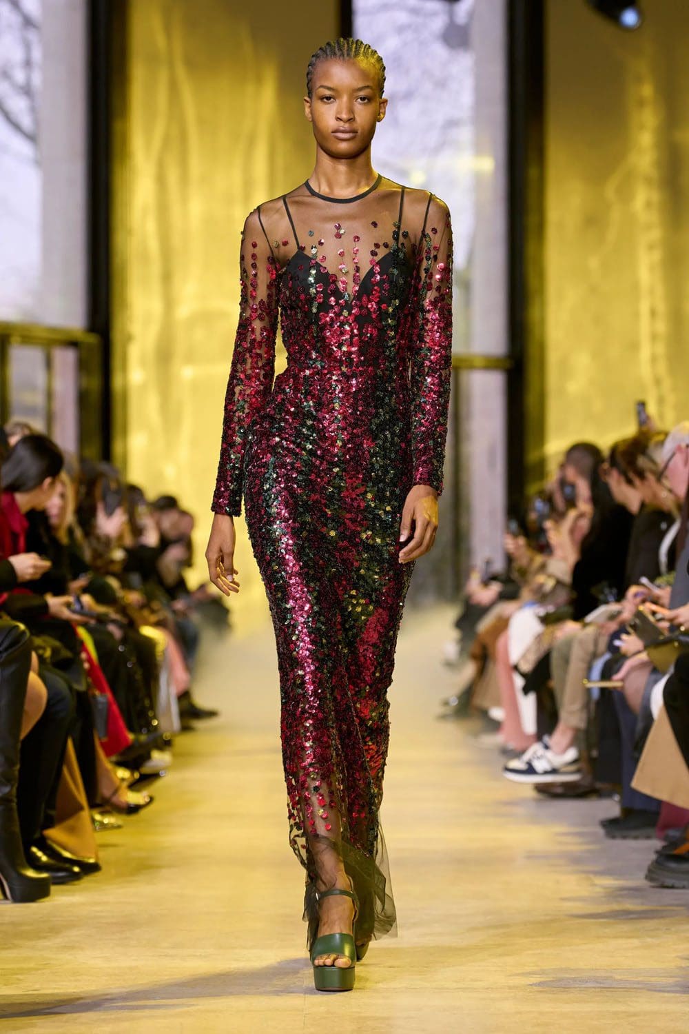 Elie Saab Outono Inverno 2023 2024 Paris Runway Revista 59
