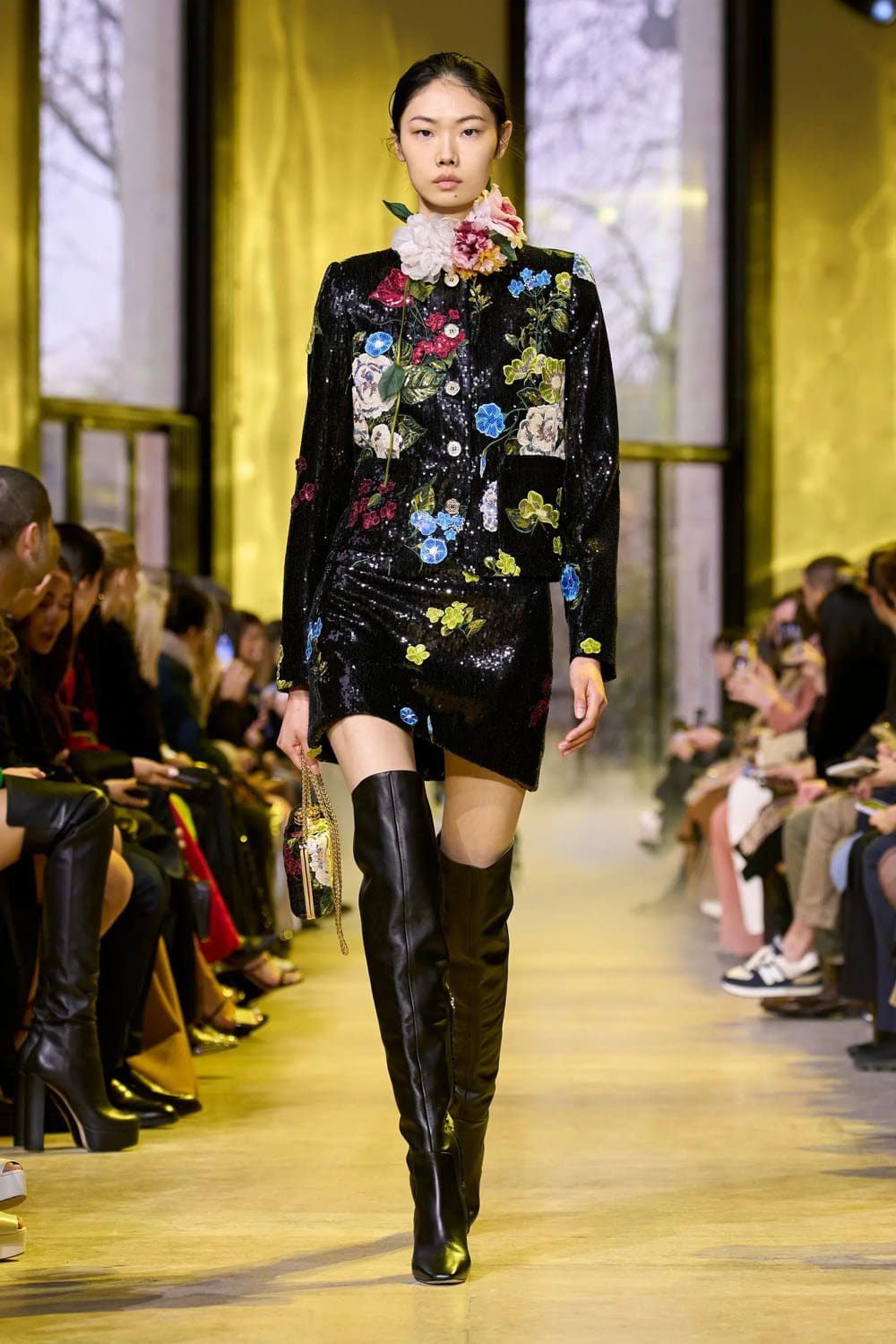 Elie Saab Outono Inverno 2023 2024 Paris Runway Revista 61
