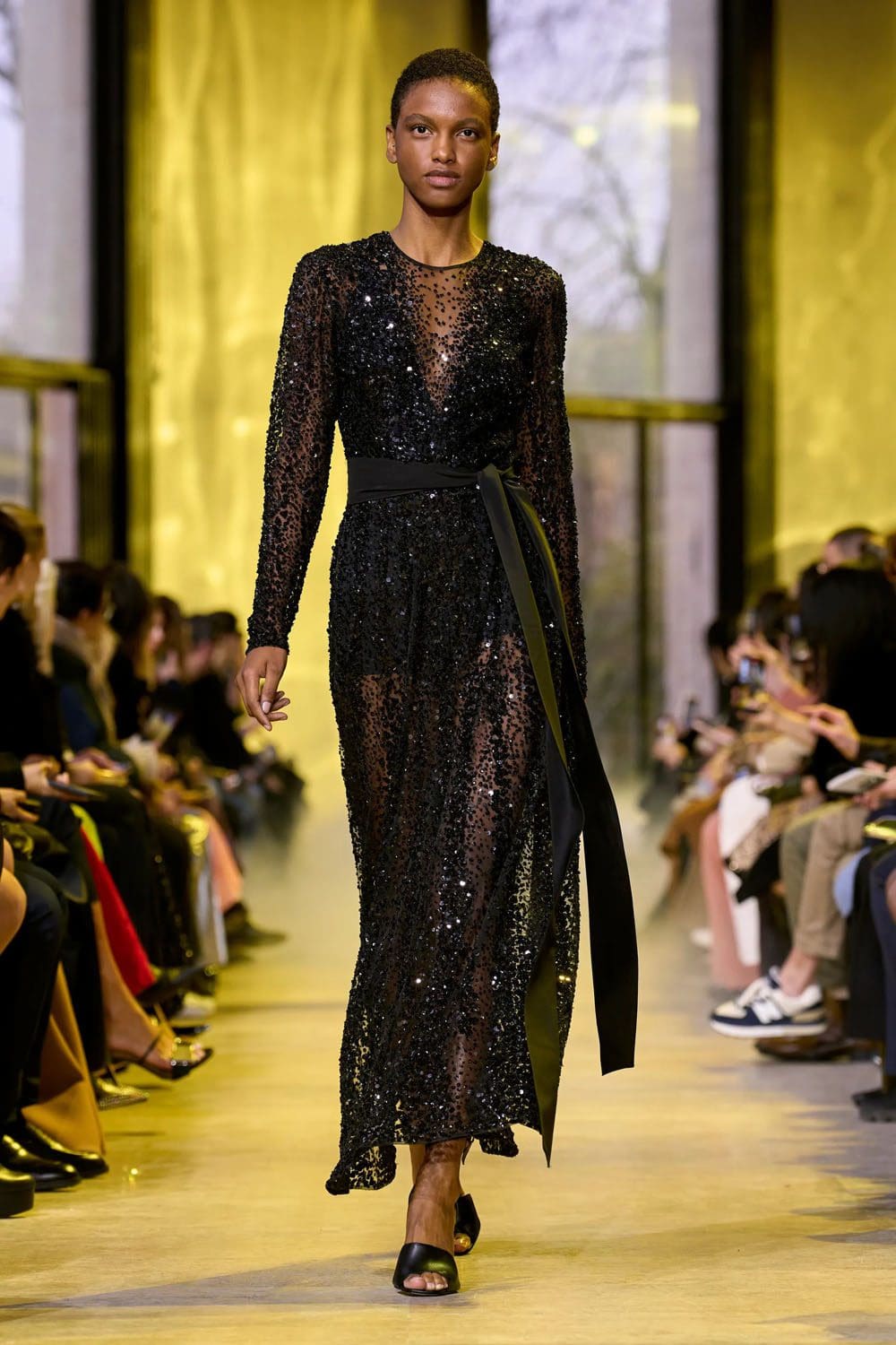 Elie Saab Outono Inverno 2023 2024 Paris Runway Revista 63