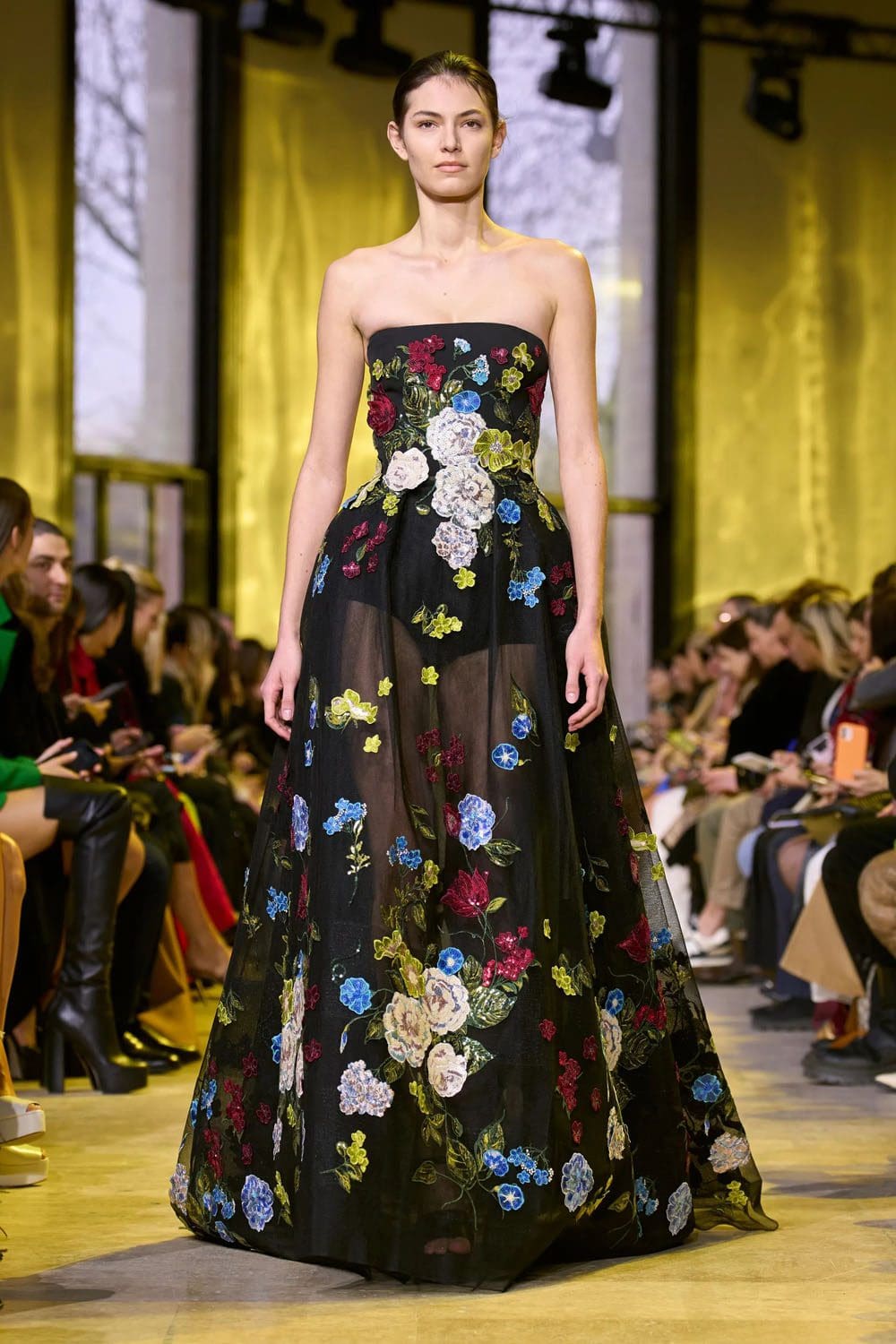 Elie Saab Outono Inverno 2023 2024 Paris Runway Revista 67