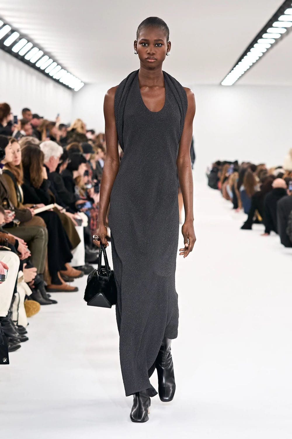 ジバンシィ 秋冬 2023 2024 パリ Runway 雑誌25
