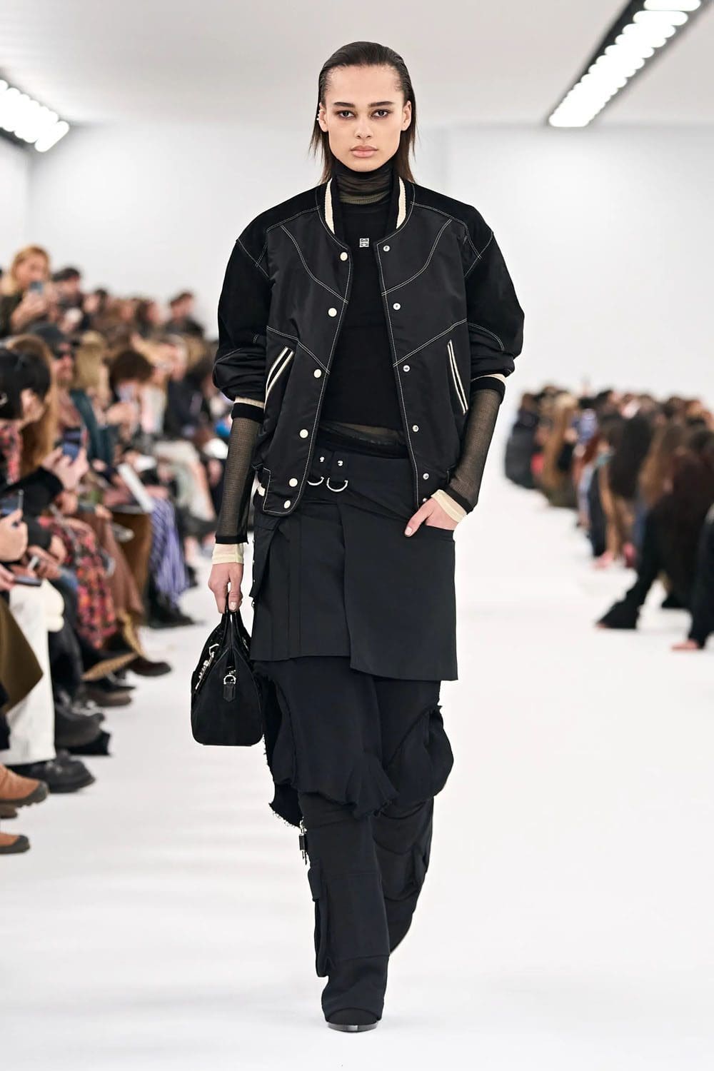 ジバンシィ 秋冬 2023 2024 パリ Runway 雑誌29
