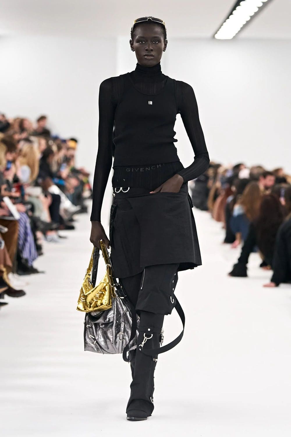 ジバンシィ 秋冬 2023 2024 パリ Runway 雑誌33