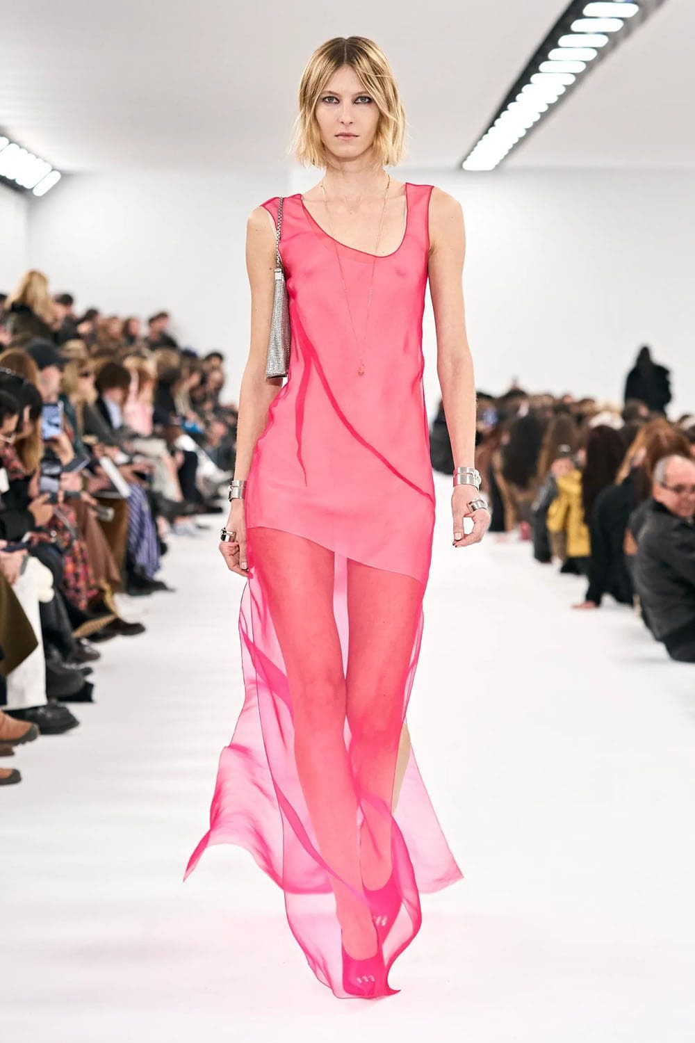 ジバンシィ 秋冬 2023 2024 パリ Runway 雑誌38