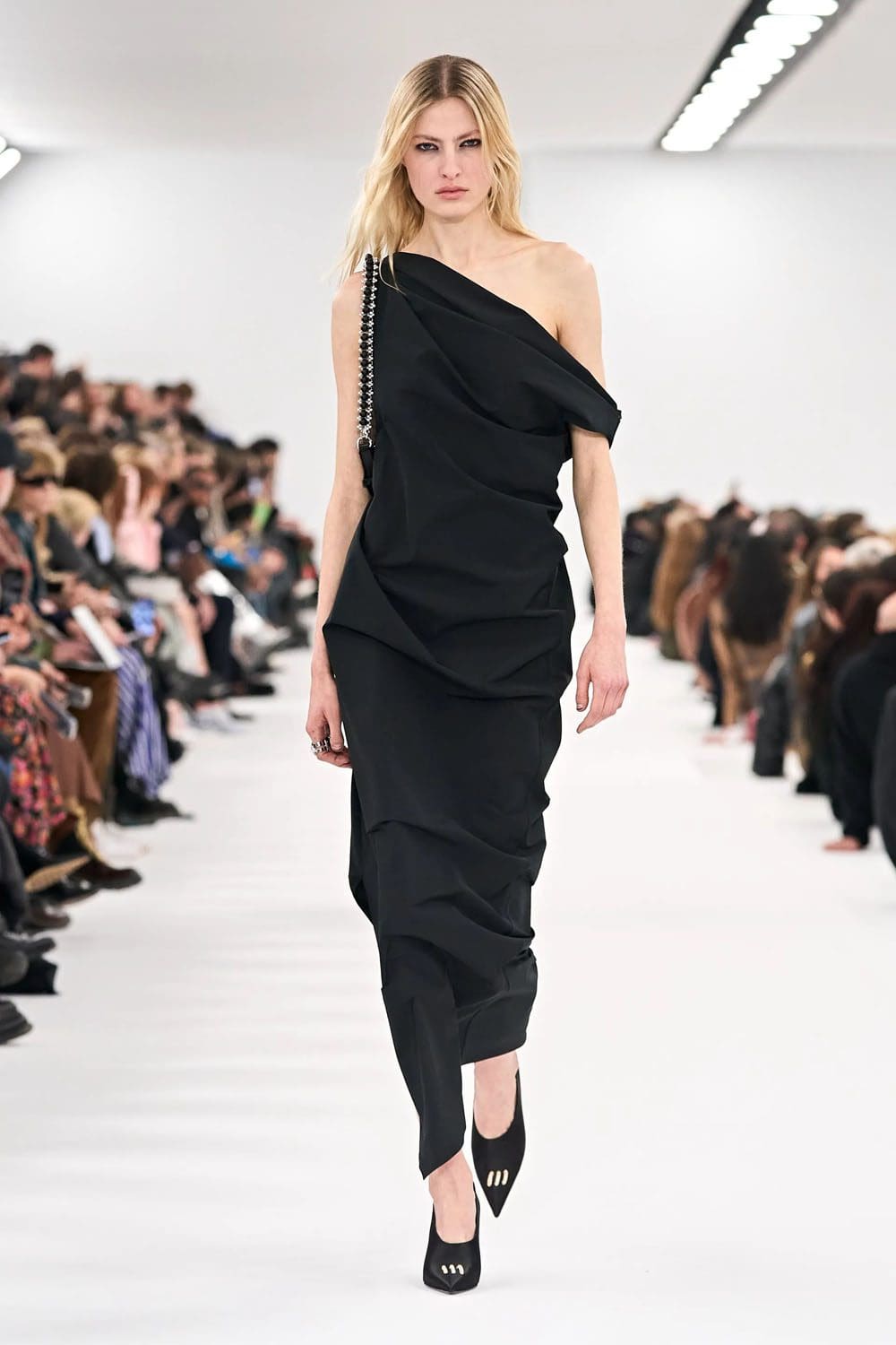 ジバンシィ 秋冬 2023 2024 パリ Runway 雑誌40