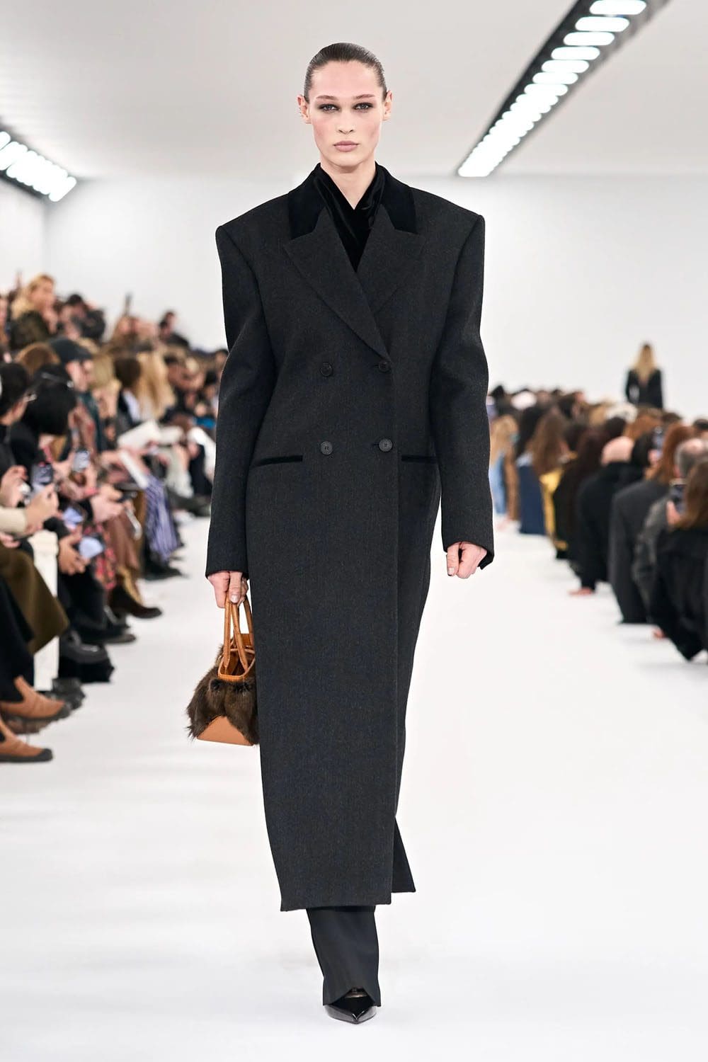ジバンシィ 秋冬 2023 2024 パリ Runway 雑誌6